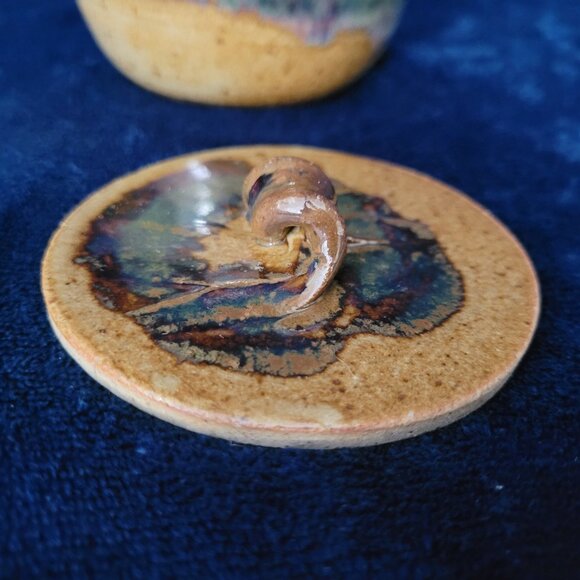 Pottery pot with lid - Picture 11 of 11